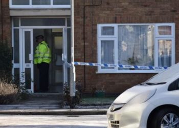 E rëndë, 52 vjeçari vret infermieren dhe dy fëmijët e saj të mitur