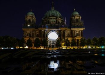 Gjermanët zgjedhin të fikin dritat, pse kemi nevojë për errësirë?!