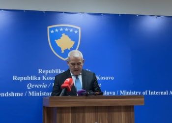 Kosovë/ Ministri: Nëse KFOR-i s’vepron, ne do t’i heqim barrikadat