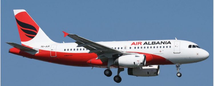 Vdes stjuardesa e Air Albania, u rrëzua në tokë sa mbërriti në…