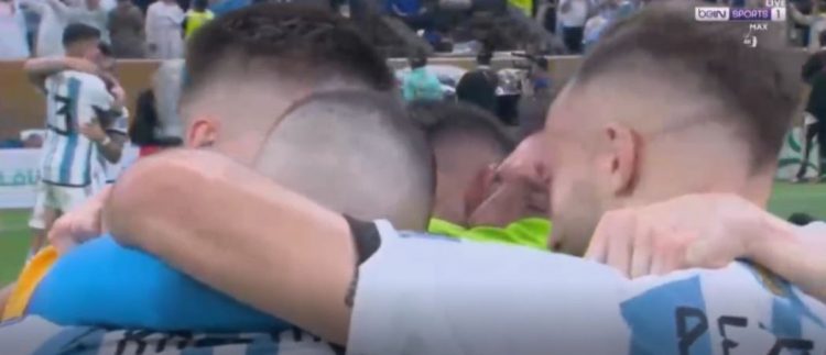 VIDEO/ Me lot në sy, ja si festojnë lojtarët argjentinas