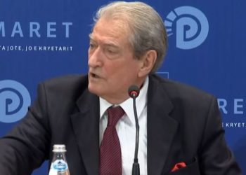 Berisha ashpërson tonet: Fitore ose të shuhemi!