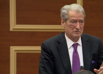 Berisha ‘përplaset’ me Nikollën: Je kryeparlamentare apo…