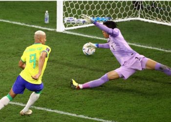 Brazili argëtohet me Korenë, do ndeshet me Kroacinë në çerekfinale