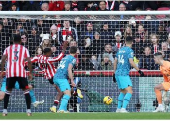 Premier League në Krishtlindje, barazojnë Tottenham e Brentford