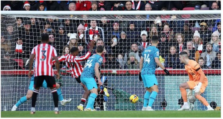 Premier League në Krishtlindje, barazojnë Tottenham e Brentford