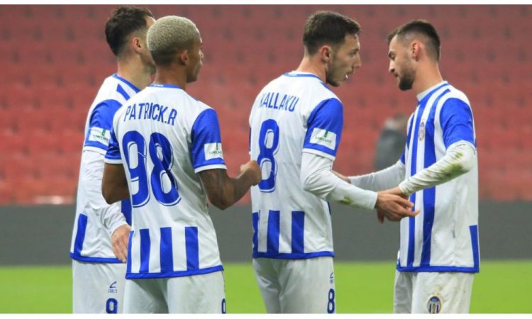 Tirana kalon Partizanin dhe merr kreun e Superligës