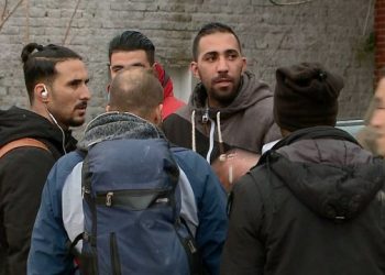 E kapën si hajdut, algjeriani: Në xhami hyra për të fjetur