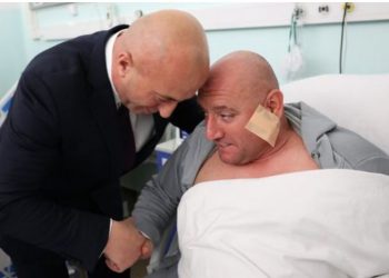 Kurti e Haradinaj vizitojnë policin e plagosur