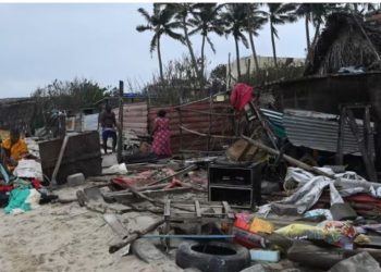 India goditet nga cikloni “Mandous”