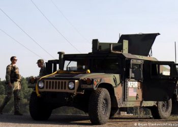 Heqja e barrikadave në veri të Kosovës, reagon KFOR-i