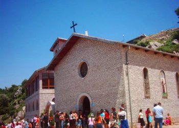 E reja vetëhidhet nga shkëmbi te Kisha e Laçit