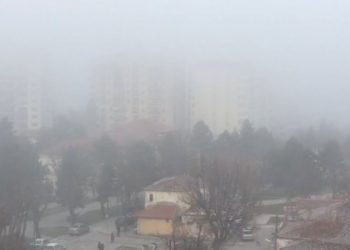 Korça mbulohet nga mjegulla, vjen thirrja për shoferët