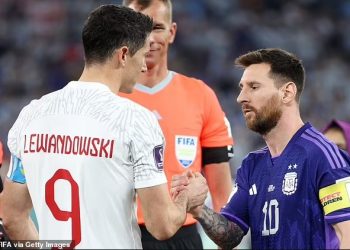 Lewandowski: Dua të luaj me Messin para se të lë futbollin