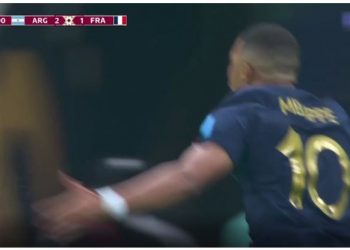 Penallti për Francën, ja çfarë bën Mbape