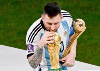 9 futbollistë kanë fituar Kupën e Botës, Topin e Artë e Champions