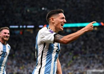 Mbyllet pjesa e parë/ Argjentina në avantazh ndaj Holandës