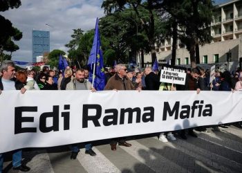 Noka ndan foto nga protesta: Asgjë nuk na ndal