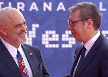 Vuçiç shpjegohet: Ja pse vendosa të vija në Tiranë