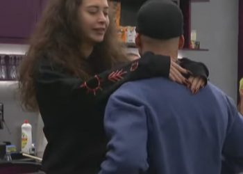 Ndodh puthja e parë në buzë në BBV Kosova? (VIDEO)