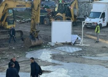 Nisin punimet për Teatrin e ri Kombëtar, policia rrethon zonën