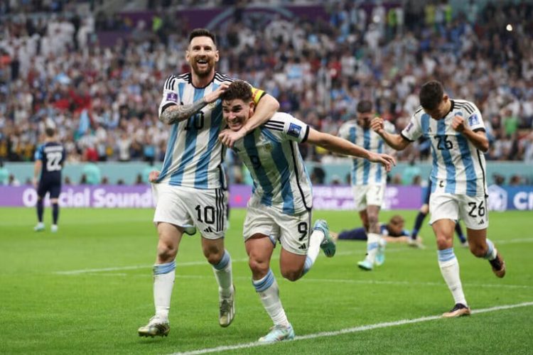 Djali i një shoferi, kush është “merimanga” që mahniti botën