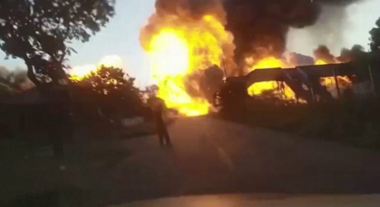 Shpërthim i frikshëm, kamioni me gaz përplaset me urën, 8 të vdekur