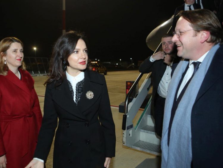 FOTO/ Samiti i BE, vijnë krerët e parë të BE në Rinas