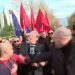 VIDEO/ Goditet me grusht Sali Berisha në protestë