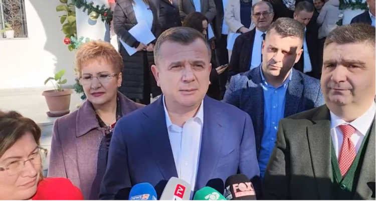 “Të bëhemi bashkë”/ Nga Fieri, Balla i bën ftesë opozitës