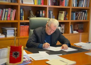 Berisha publikon denoncimin: Policia masakron me gjoba qytetarët