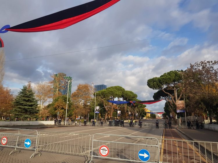Ku do të protestojë opozita? Rrethohet bulevardi te Kryeministria