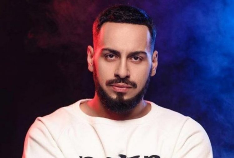 Revoltohet Capital T: Boll i bëtë budallenjtë të famshëm