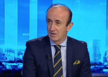 Dash Sula i shqetësuar: Prindërve shqiptarë nuk po u thahen lotët