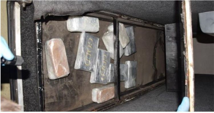 Zbulohen 10 kg kokainë në autobusin me targa shqiptare në Kroaci