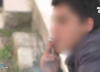 Skandal/Subjektet tregojnë duhan dhe për persona nën 18 vjeç