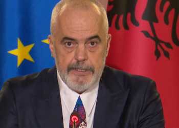 Skandali me Call Center, Rama mbron të vëllanë: Spekulime pa vlerë