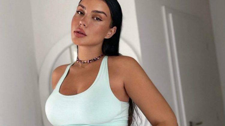 Cili është plani i saj? Einxhel tregon pak nga surpriza e rradhës