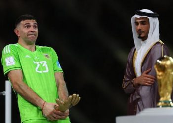 Fitoi Kupën e Botës/ Gjesti provokues i Martinez “lumë” kritikash