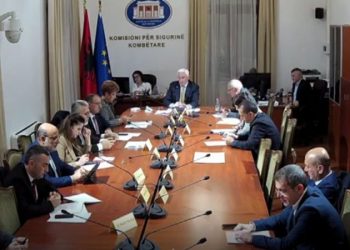 “Do ju kapin njerëzit me shpulla”, Salianji përplaset me Spiropalin