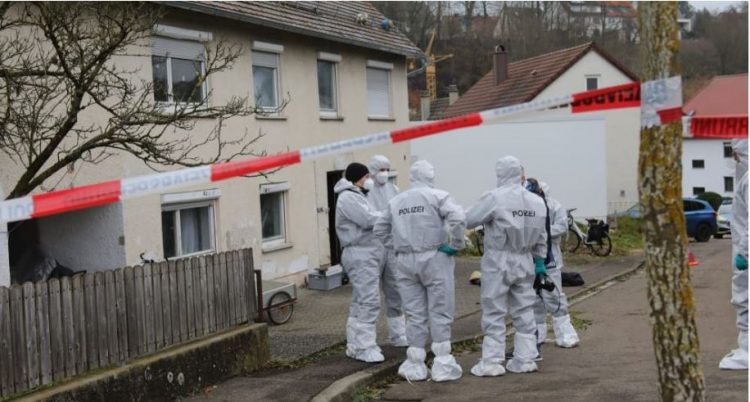 Sulm me thikë në një shkollë, plagosen dy vajza të mitura