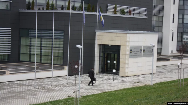 Gjykata pezullon Qeverinë për ulje të pagave për gjyqësorin