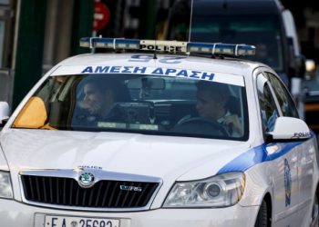 Del “zbuluar” shqiptari në Greqi, çfarë i gjeti policia në banesë