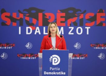 PD denoncon: Ministrja shpërndan lekët e shtetit me shoqërinë