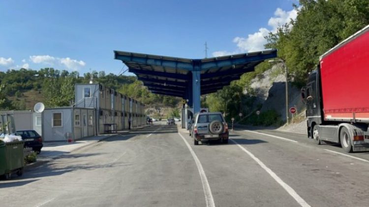 Hiqen barrikadat e fundit, lirohen dy pikat Jarinjë dhe Bërnjak