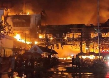 Merr flakë kazinoja, vdesin 19 persona