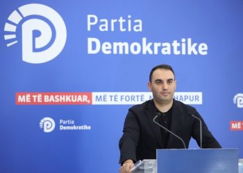 “Zdromsit i hanë duart”/ Këlliçi reagon për shembjen e pallatit