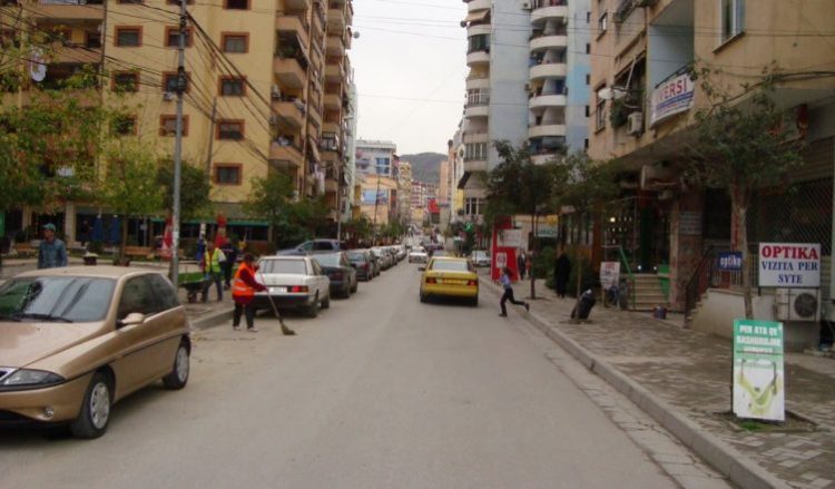 Shpërthim me lëndë plasëse te Komuna e Parisit