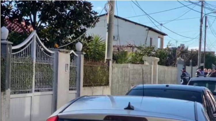 Babai dhunon vajzën në Kukës, vëllai ndërhyn për ta shpëtuar