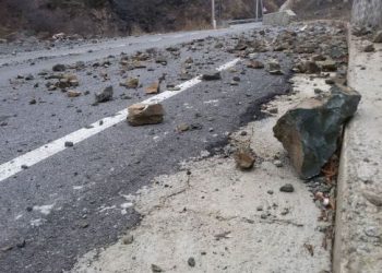 Moti i keq/ Rrëshqitje dherash në Kukës, izolohen 7 shtëpi